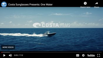 Costa surfer presents one water.